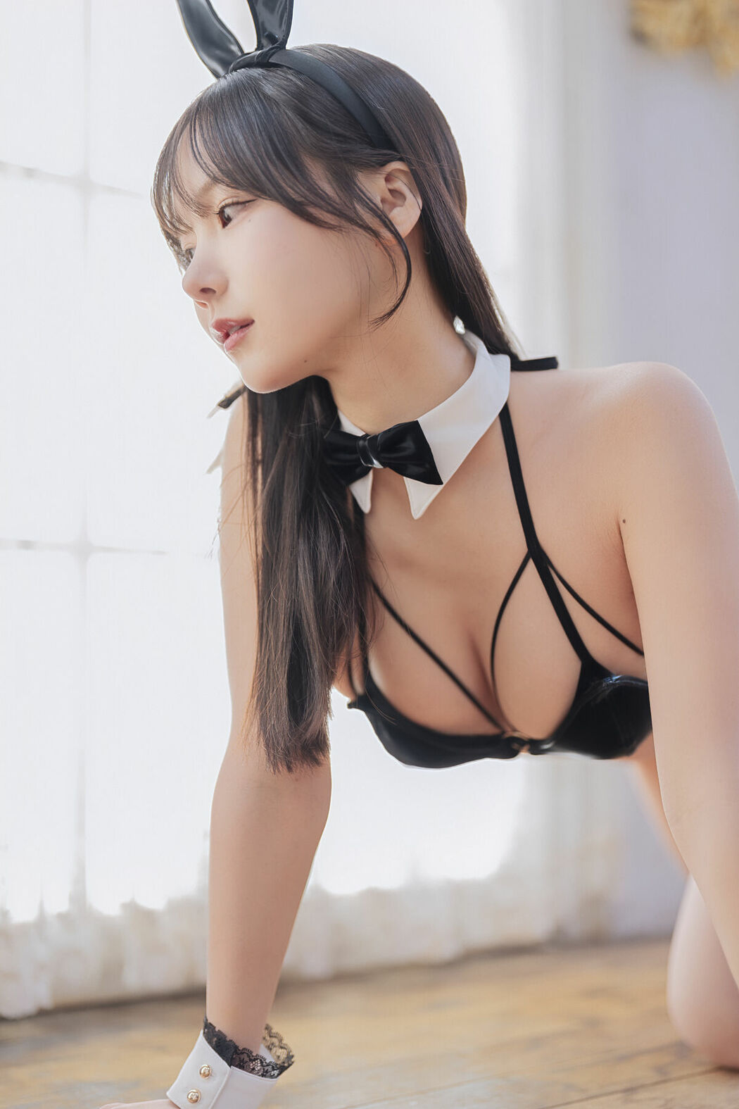 Coser@けん研 けんけん – DL写真集 KURO Animals (73P)