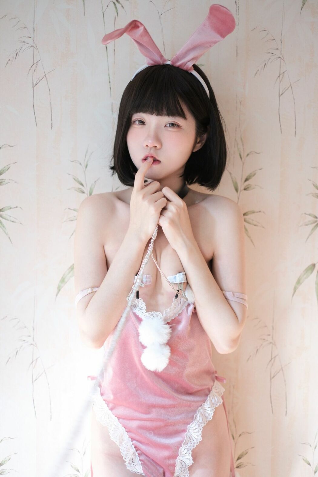 Coser@可可小白兔 – 純慾兔女郎 (51P)