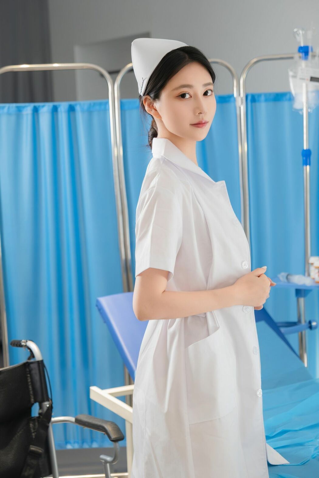 Coser@年年Nnian – 护士长の秘密 (89P)