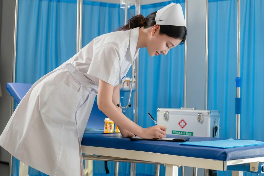 Coser@年年Nnian – 护士长の秘密 (89P)