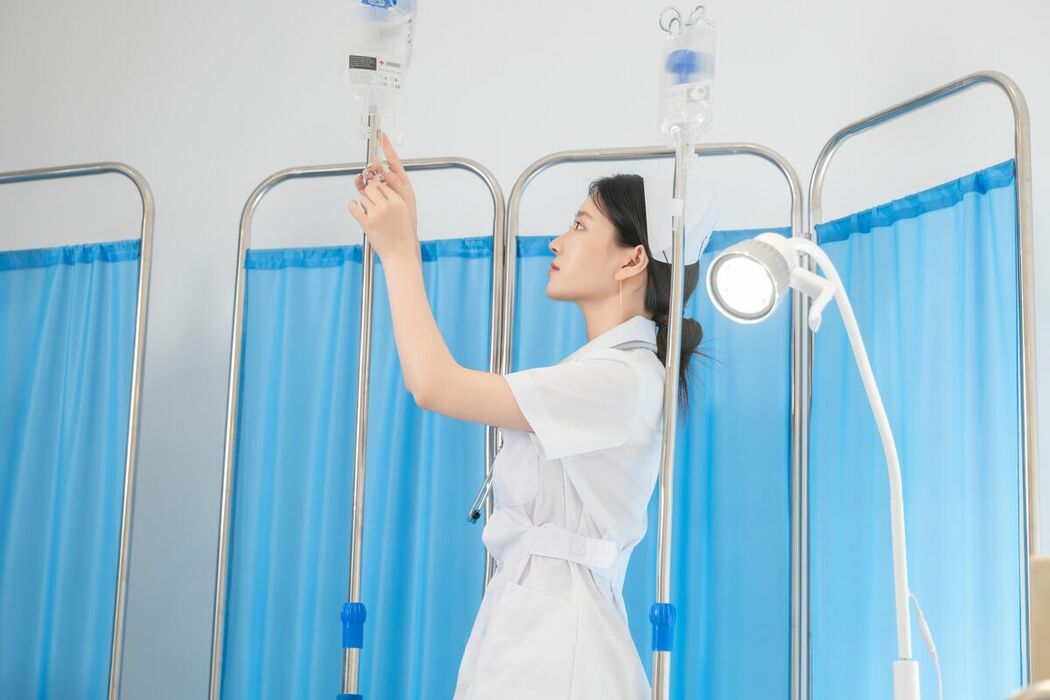 Coser@年年Nnian – 护士长の秘密 (89P)