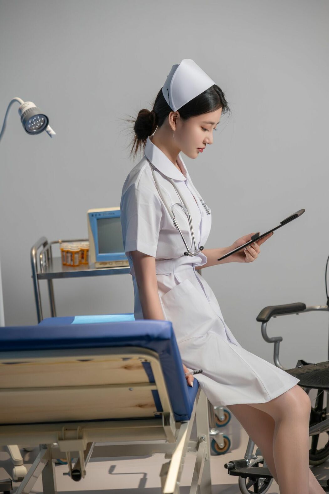 Coser@年年Nnian – 护士长の秘密 (89P)