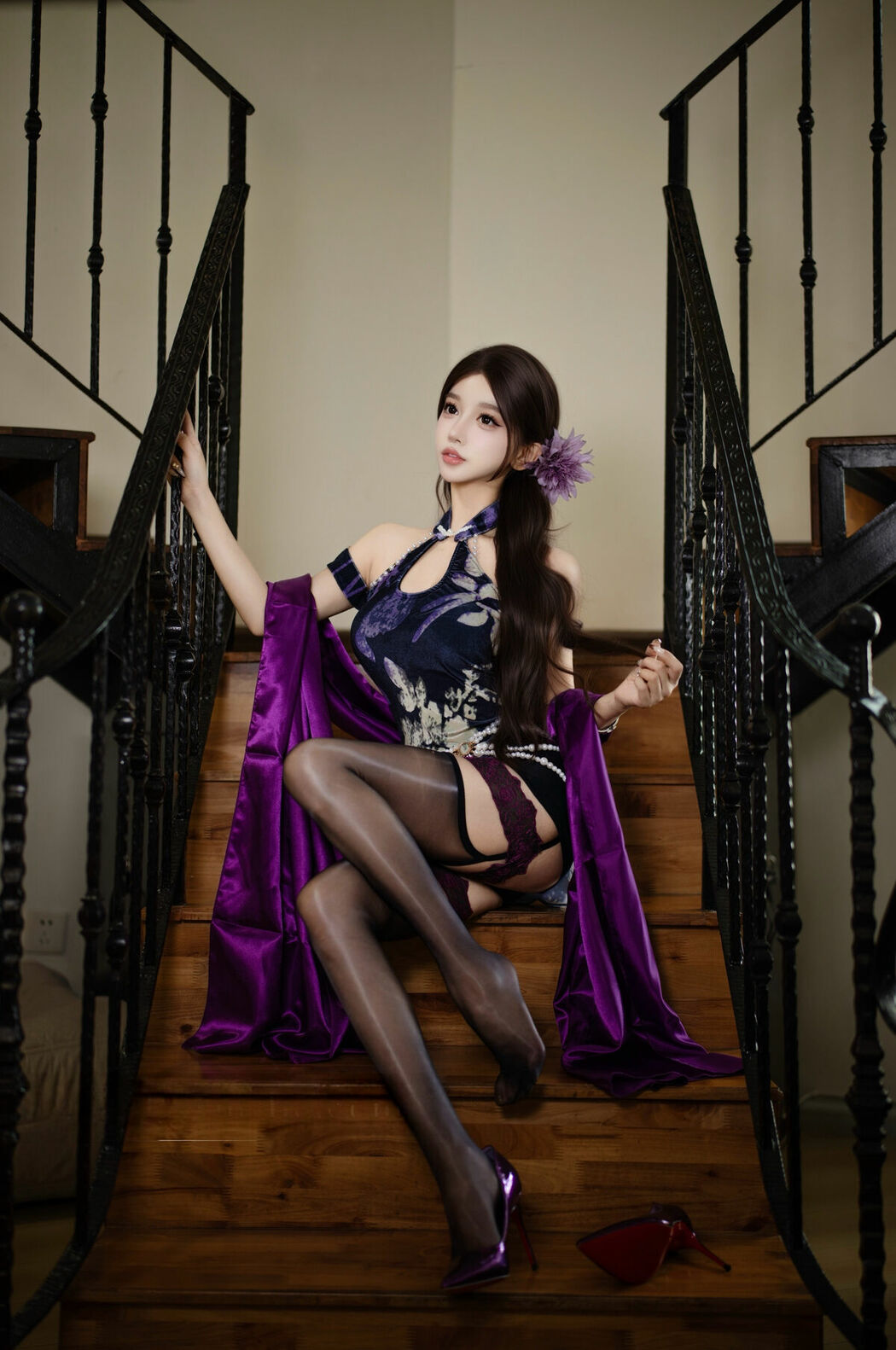 Coser@过期米线线喵 – 紫韵旗袍 (21P)