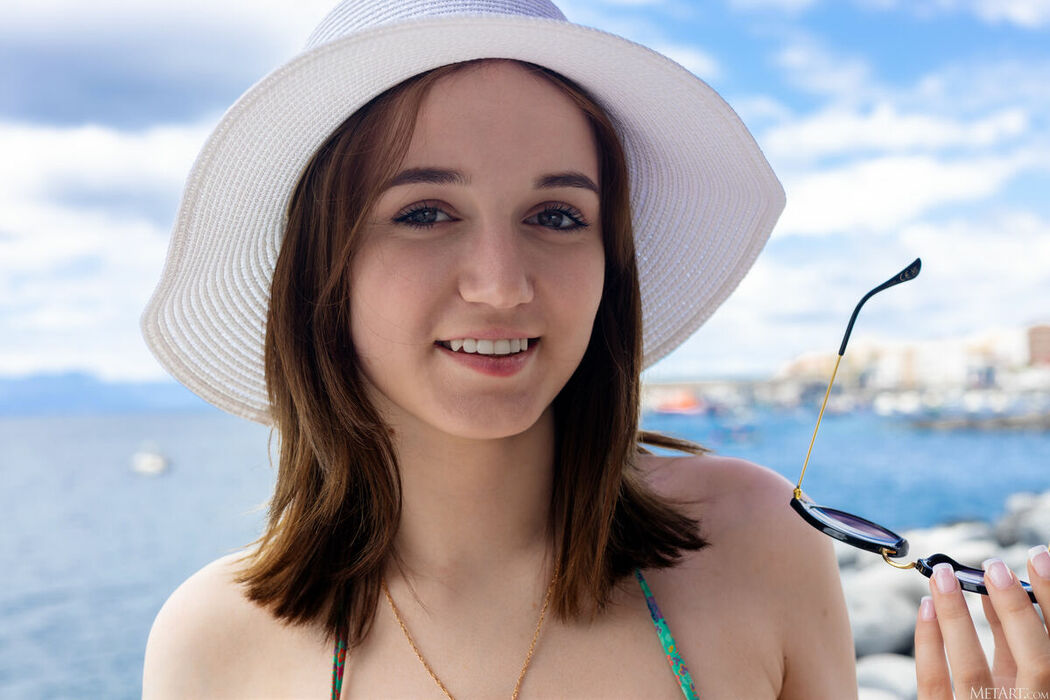 MetArt Rokki – Green Bikini Part01 (52P)