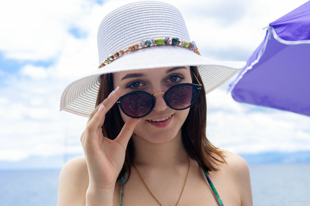 MetArt Rokki – Green Bikini Part01 (52P)