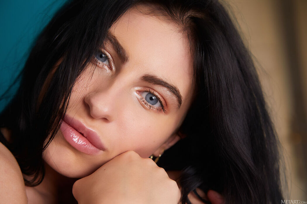 MetArt Lilly Bella – Hypnotic Gaze Part03 (56P)