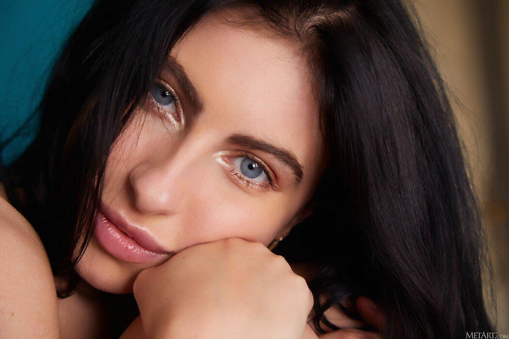 MetArt Lilly Bella – Hypnotic Gaze Part03 (56P)