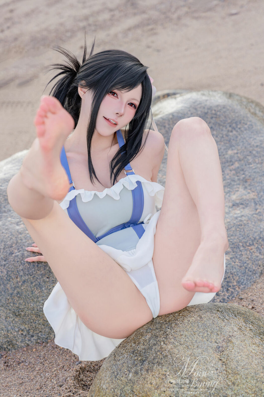 Coser@黏黏团子兔 – 2025泳装限定作 海边假日 蒂法 (81P)