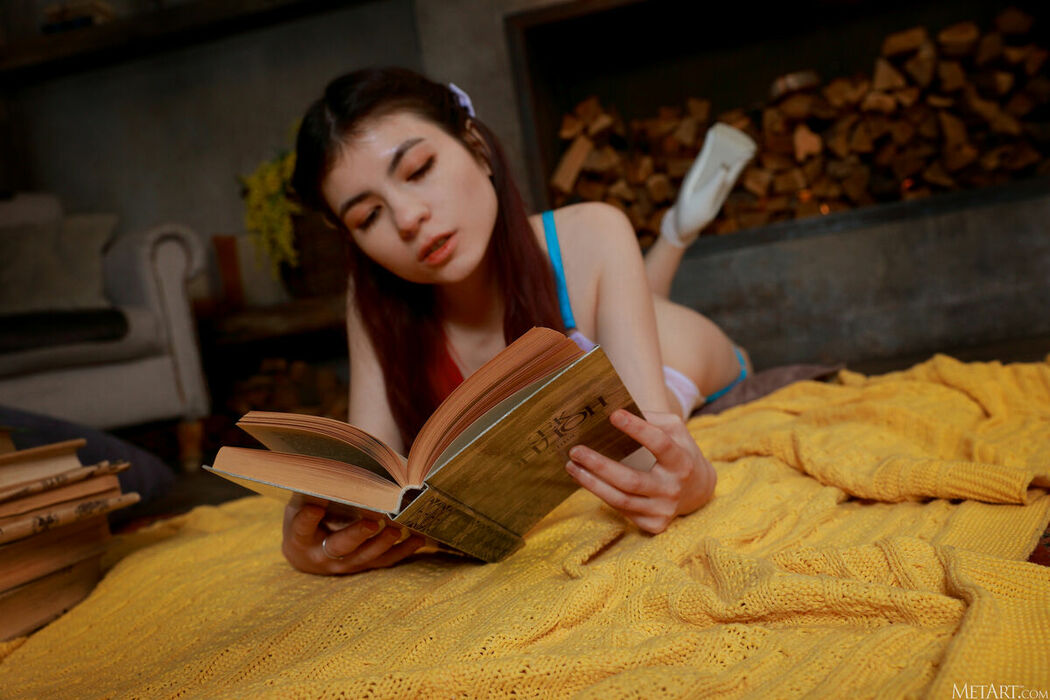 MetArt Luna Lynx – Library Lure Part01 (56P)