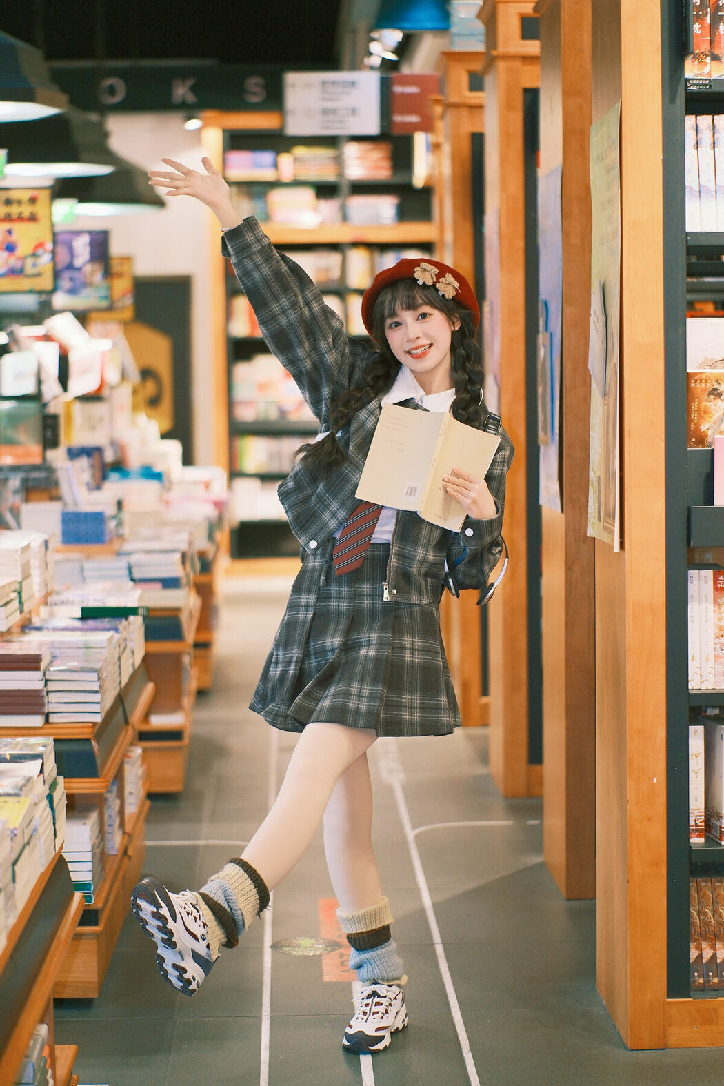 YiTuYu艺图语 Vol.9412 Xia Yu Xiao Nian (21P)