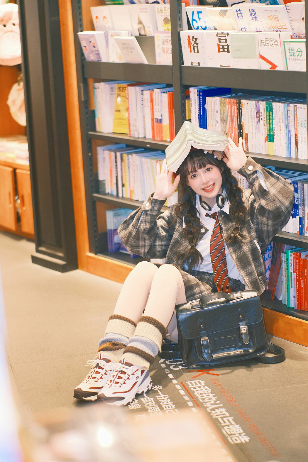 YiTuYu艺图语 Vol.9412 Xia Yu Xiao Nian (21P)