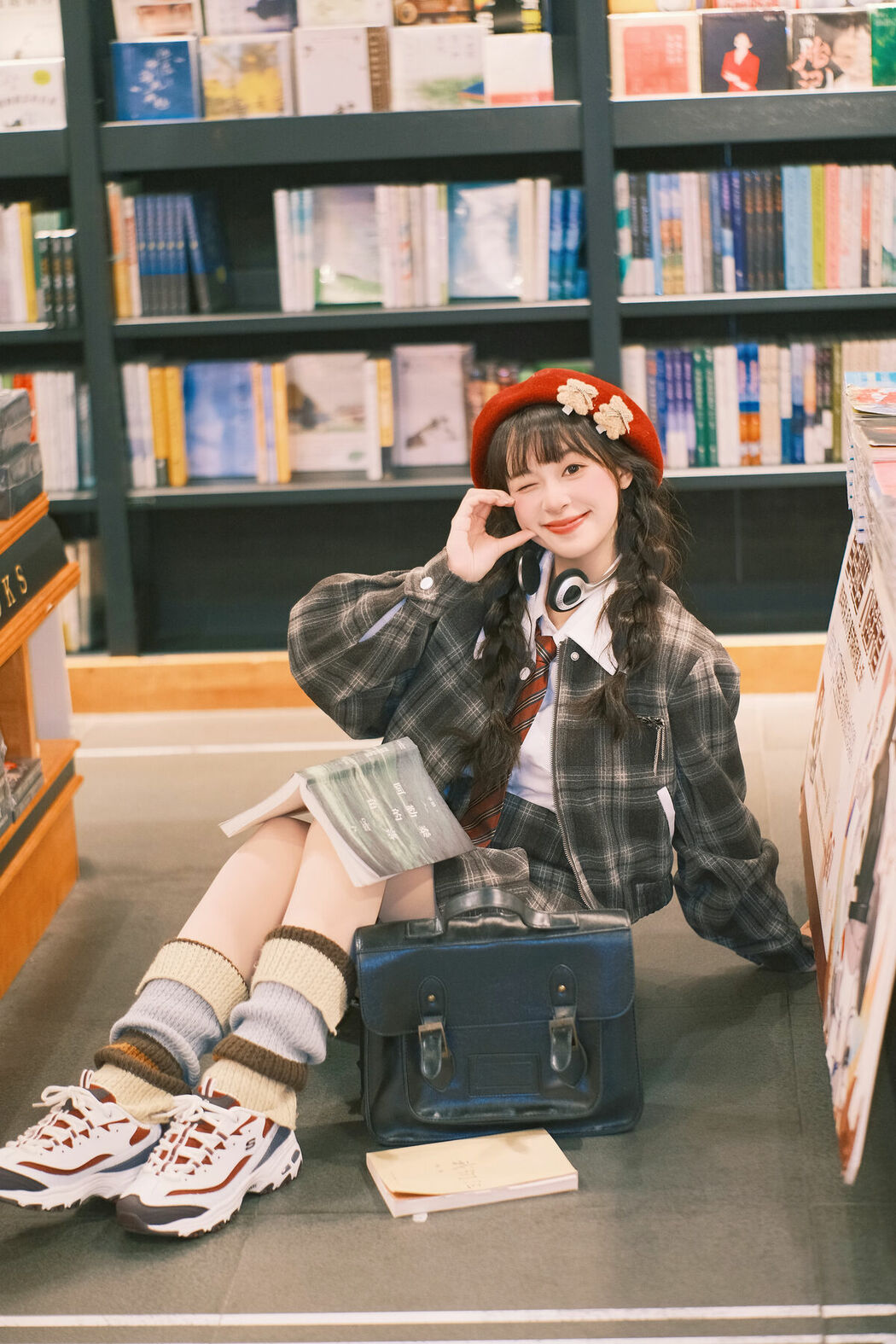 YiTuYu艺图语 Vol.9412 Xia Yu Xiao Nian (21P)