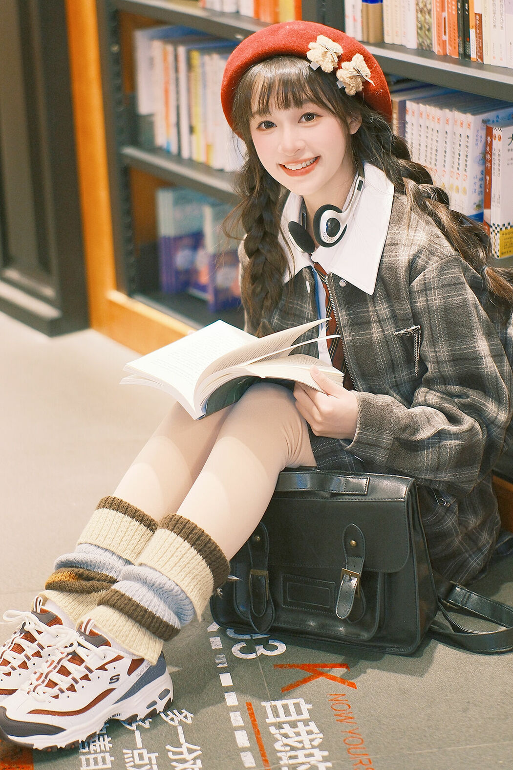 YiTuYu艺图语 Vol.9412 Xia Yu Xiao Nian (21P) Cover Photo