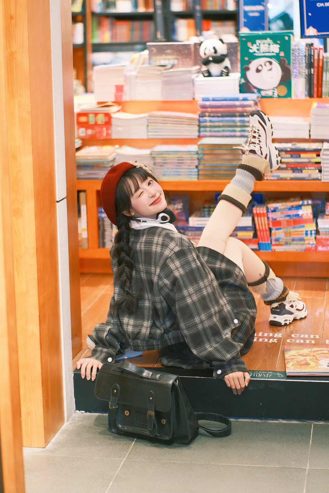 YiTuYu艺图语 Vol.9412 Xia Yu Xiao Nian (21P)