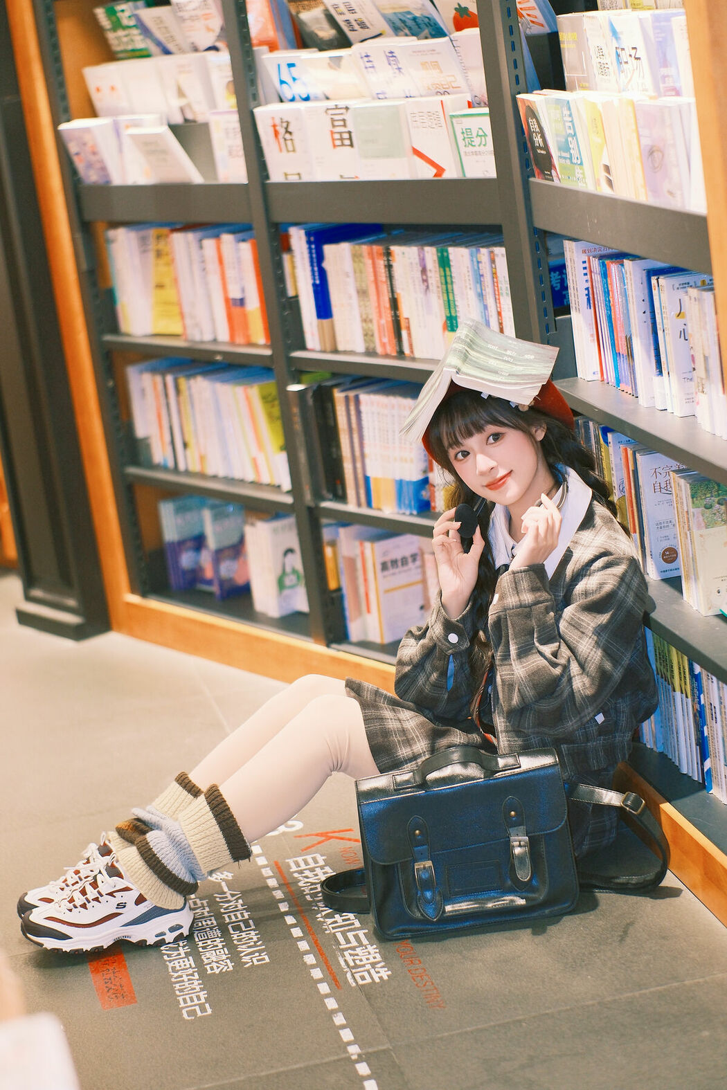 YiTuYu艺图语 Vol.9412 Xia Yu Xiao Nian (21P)