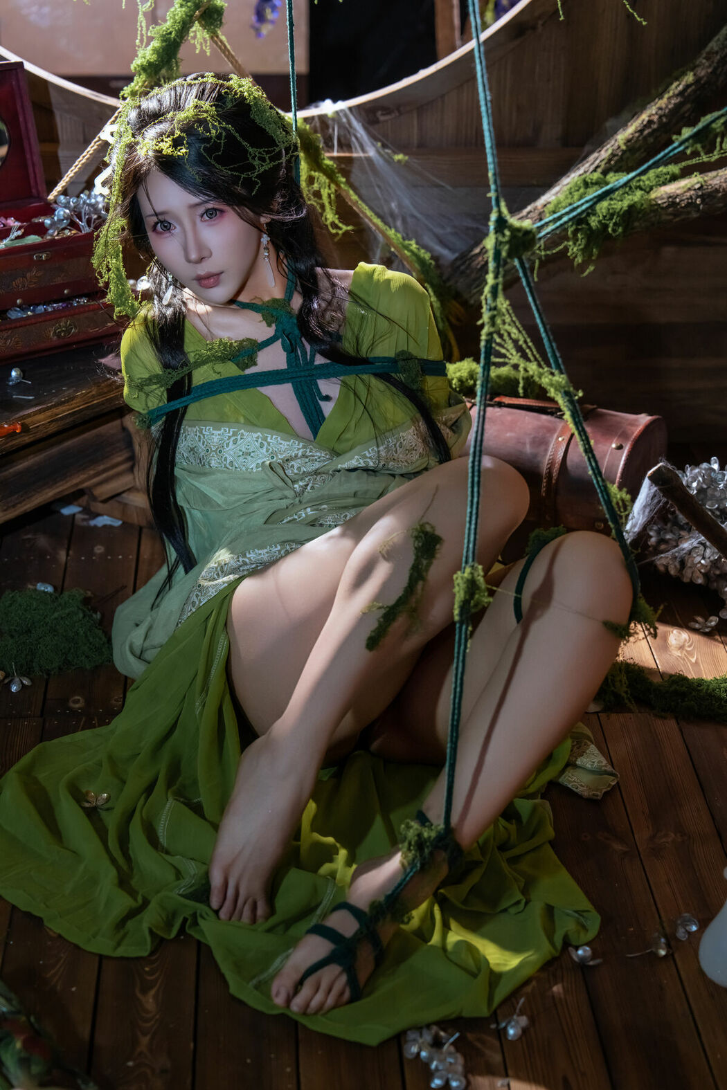 Coser@云溪溪 Yunx1x1 And 奶桃桃 – 苔缚 Part01 (48P – 1V)