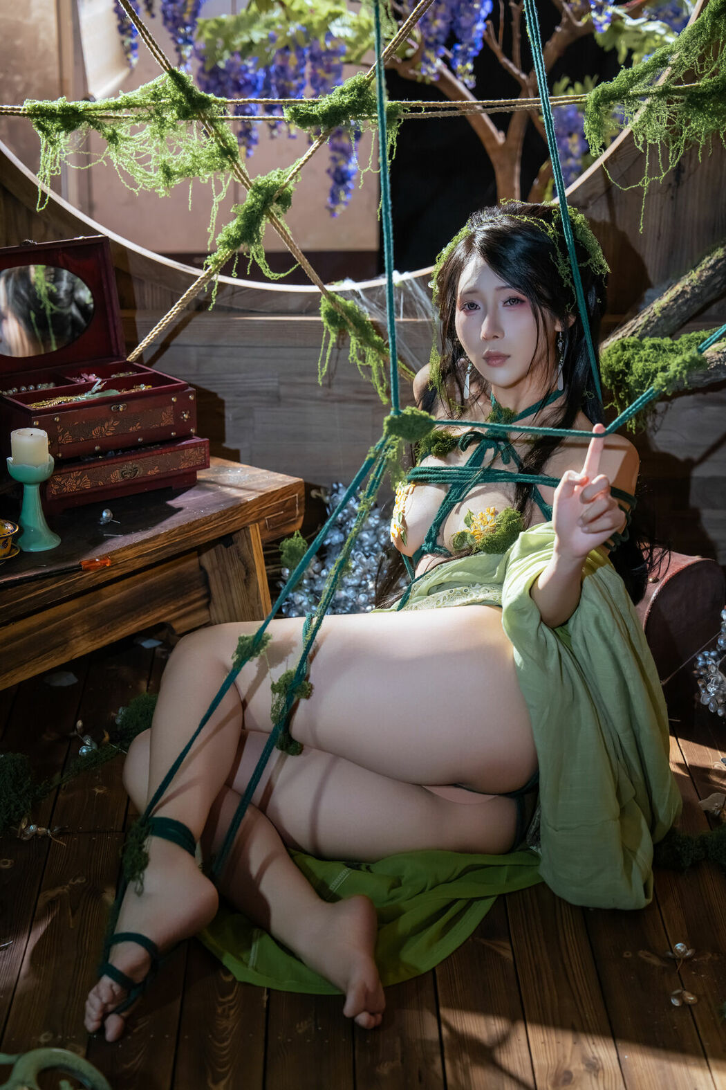 Coser@云溪溪 Yunx1x1 And 奶桃桃 – 苔缚 Part01 (48P – 1V)