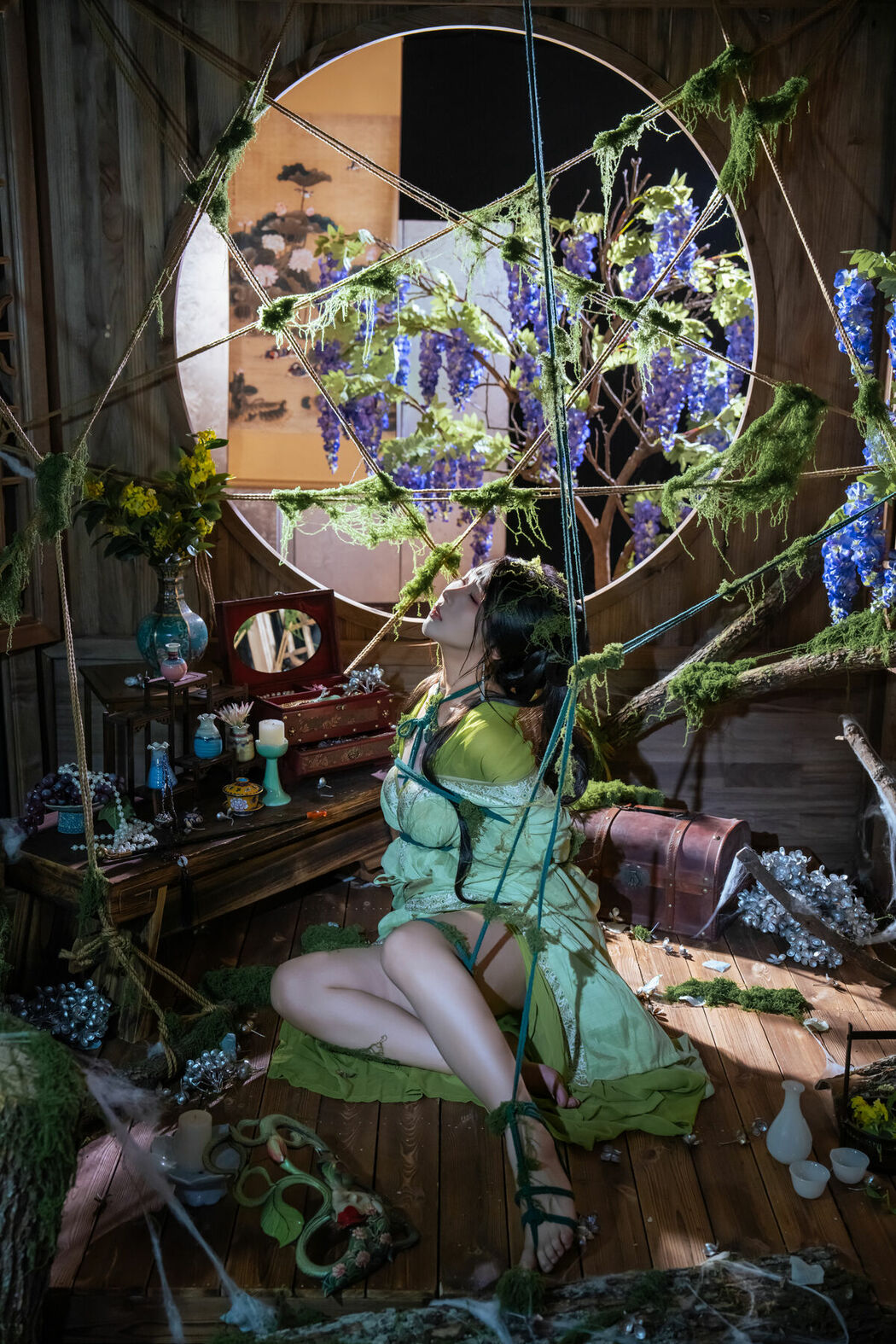 Coser@云溪溪 Yunx1x1 And 奶桃桃 – 苔缚 Part01 (48P – 1V)