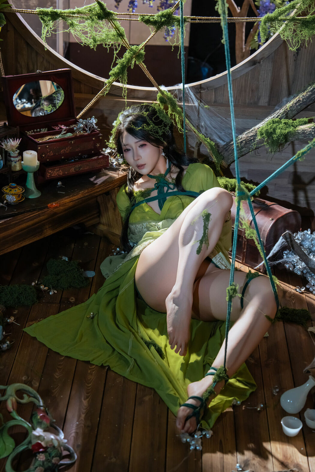 Coser@云溪溪 Yunx1x1 And 奶桃桃 – 苔缚 Part01 (48P – 1V)