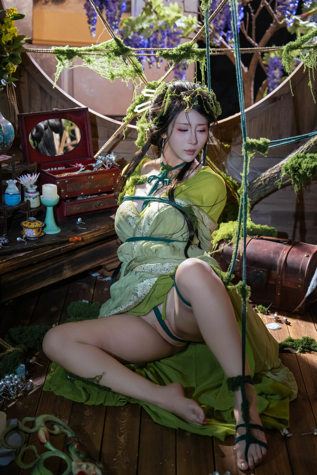 Coser@云溪溪 Yunx1x1 And 奶桃桃 – 苔缚 Part01 (48P – 1V)