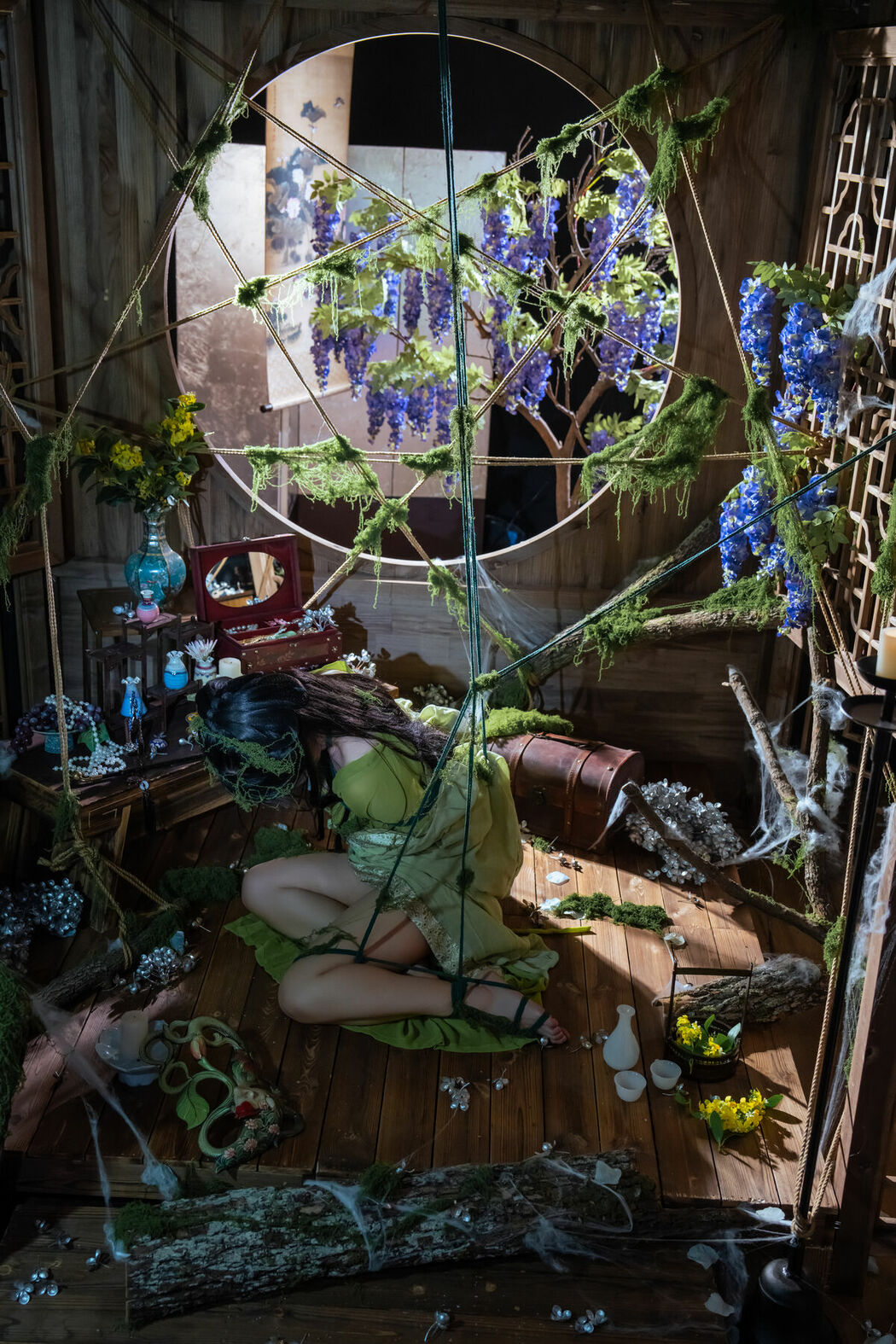 Coser@云溪溪 Yunx1x1 And 奶桃桃 – 苔缚 Part01 (48P – 1V)