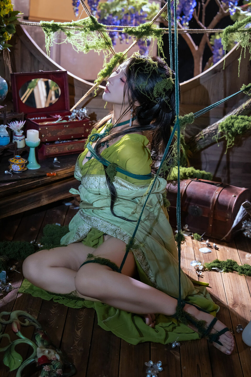 Coser@云溪溪 Yunx1x1 And 奶桃桃 – 苔缚 Part01 (48P – 1V)