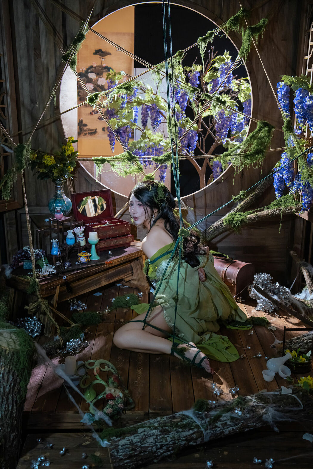Coser@云溪溪 Yunx1x1 And 奶桃桃 – 苔缚 Part01 (48P – 1V)