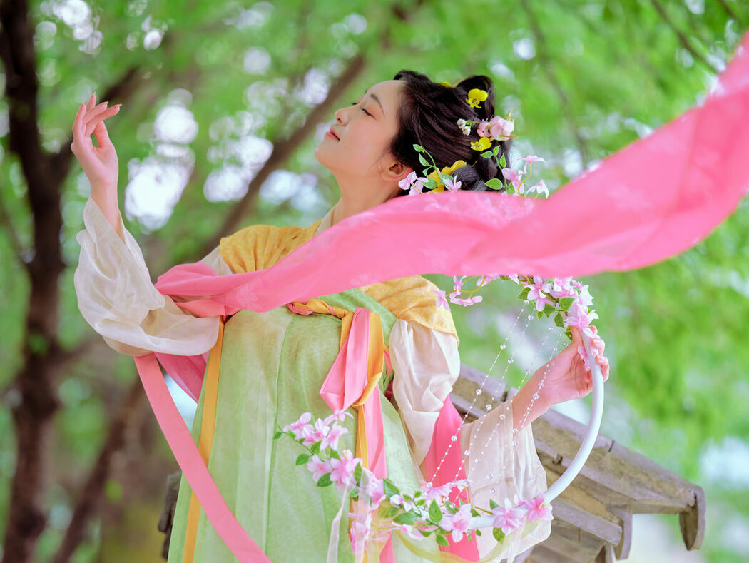 YiTuYu艺图语 Vol.9418 Leng Ku Wang Ye (15P)