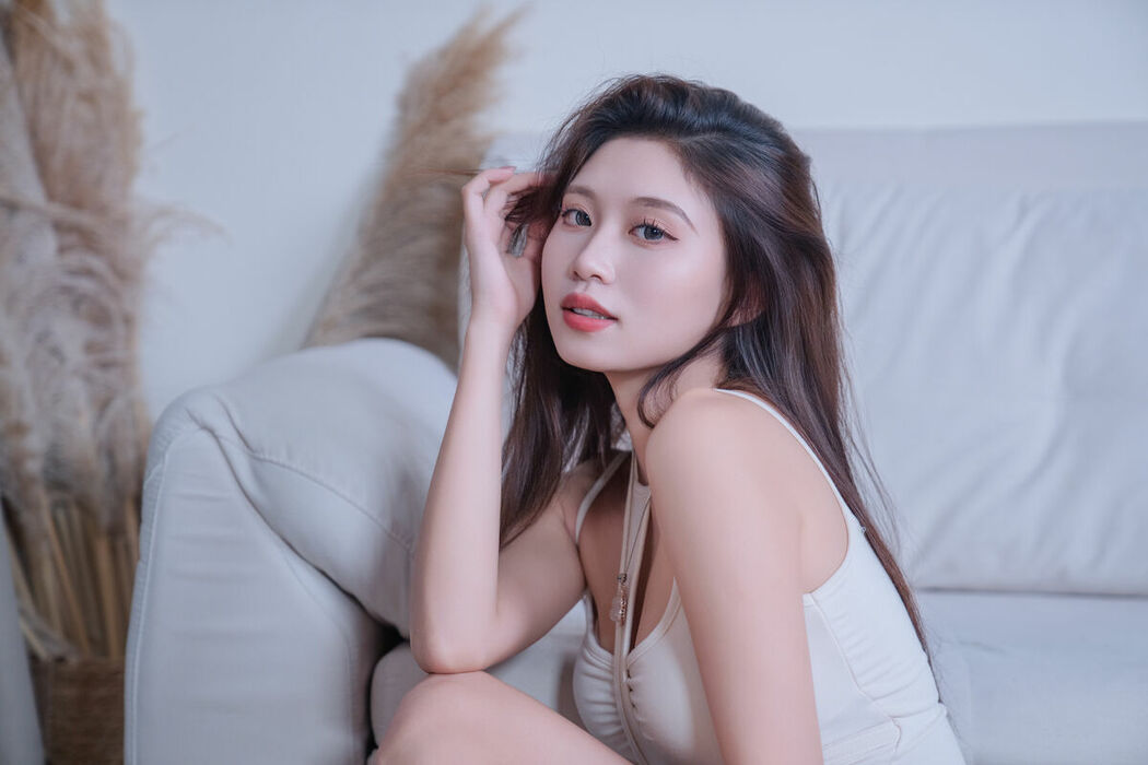 YiTuYu艺图语 Vol.10000 Model Liu (31P)