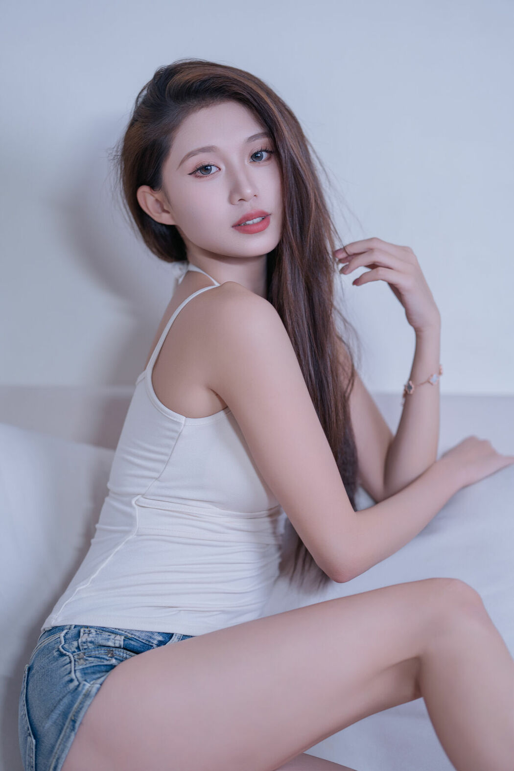YiTuYu艺图语 Vol.10000 Model Liu (31P)