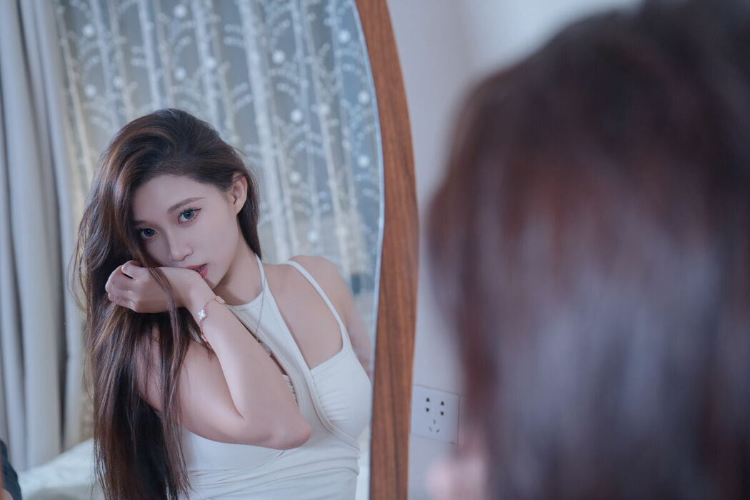 YiTuYu艺图语 Vol.10000 Model Liu (31P)