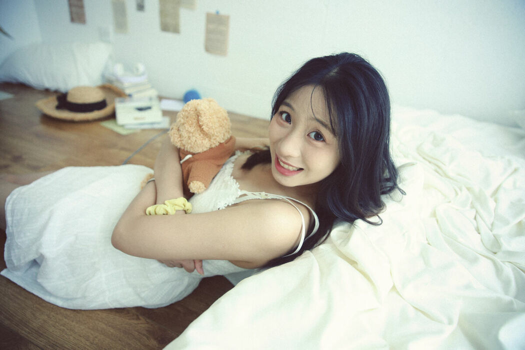 YiTuYu艺图语 Vol.10012 Xiao U (41P)