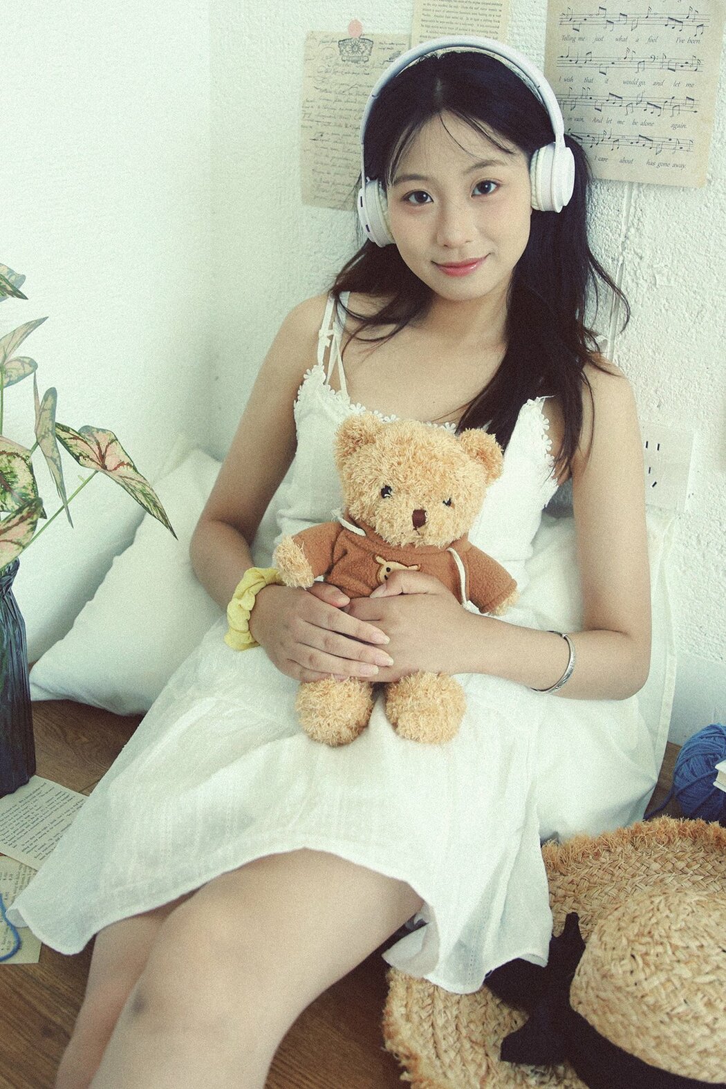 YiTuYu艺图语 Vol.10012 Xiao U (41P) Cover Photo