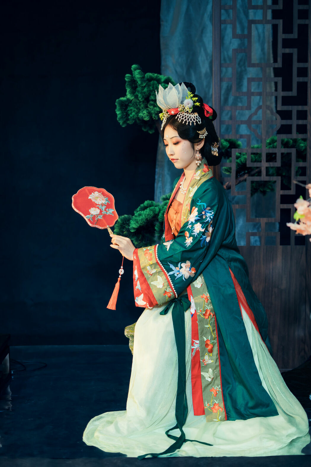 YiTuYu艺图语 Vol.10011 Fan Qie (19P)