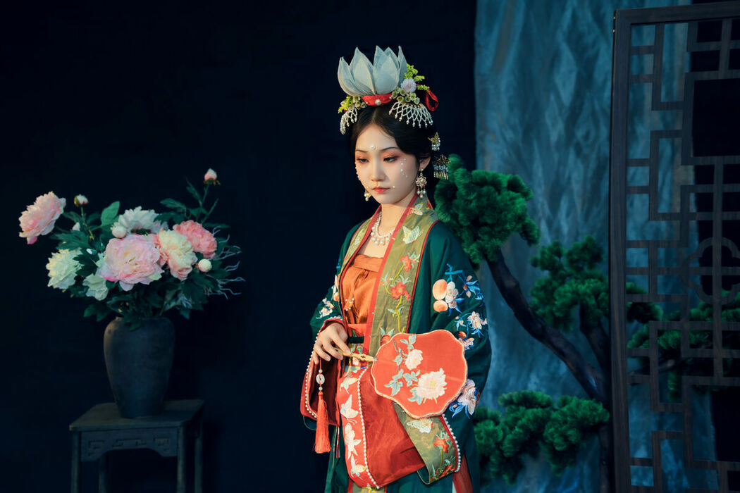 YiTuYu艺图语 Vol.10011 Fan Qie (19P)