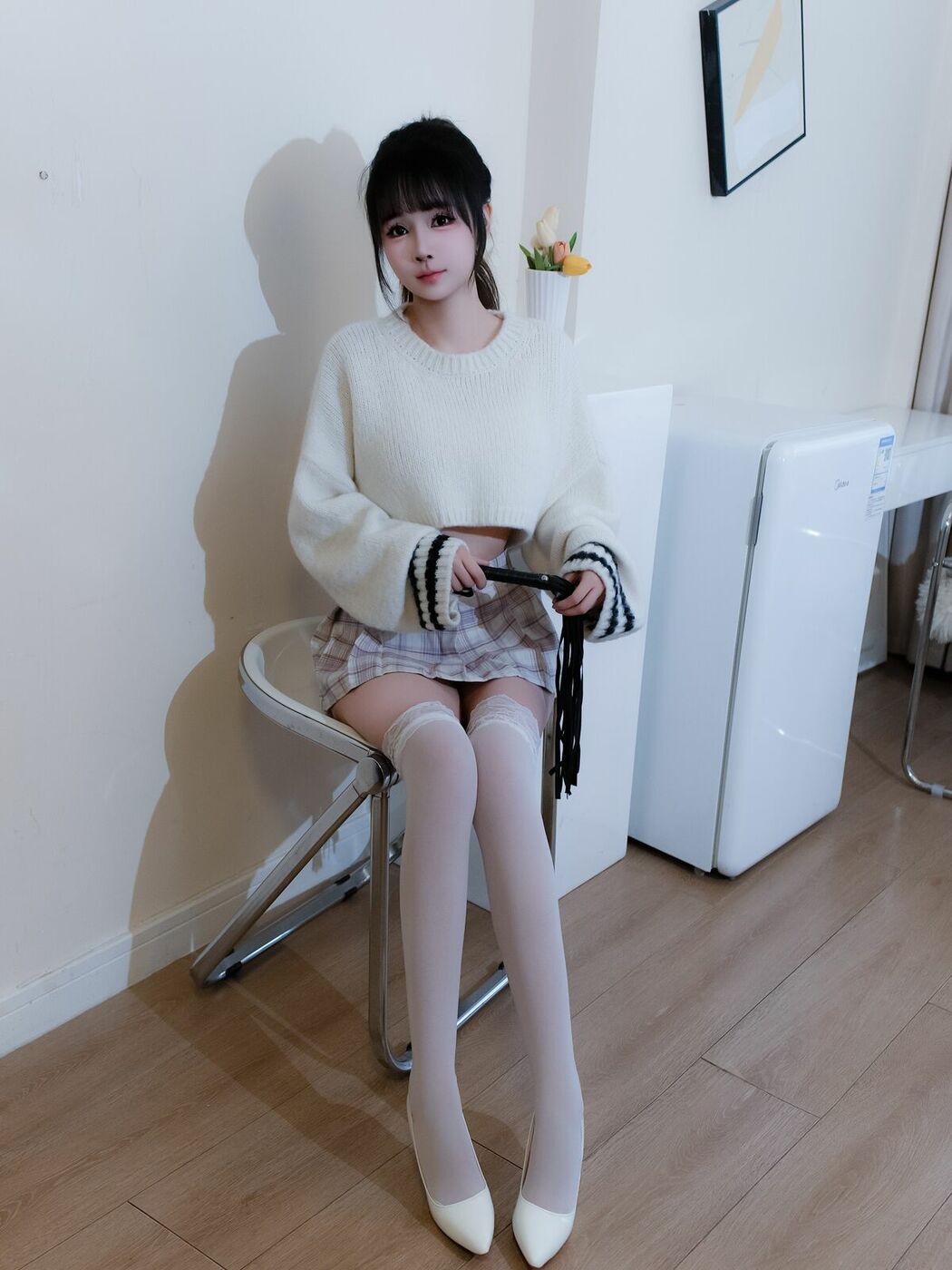 XR Uncensored Shen Mi Er 沈蜜儿 – R18 秀人网模特 白色毛衣 (74P)