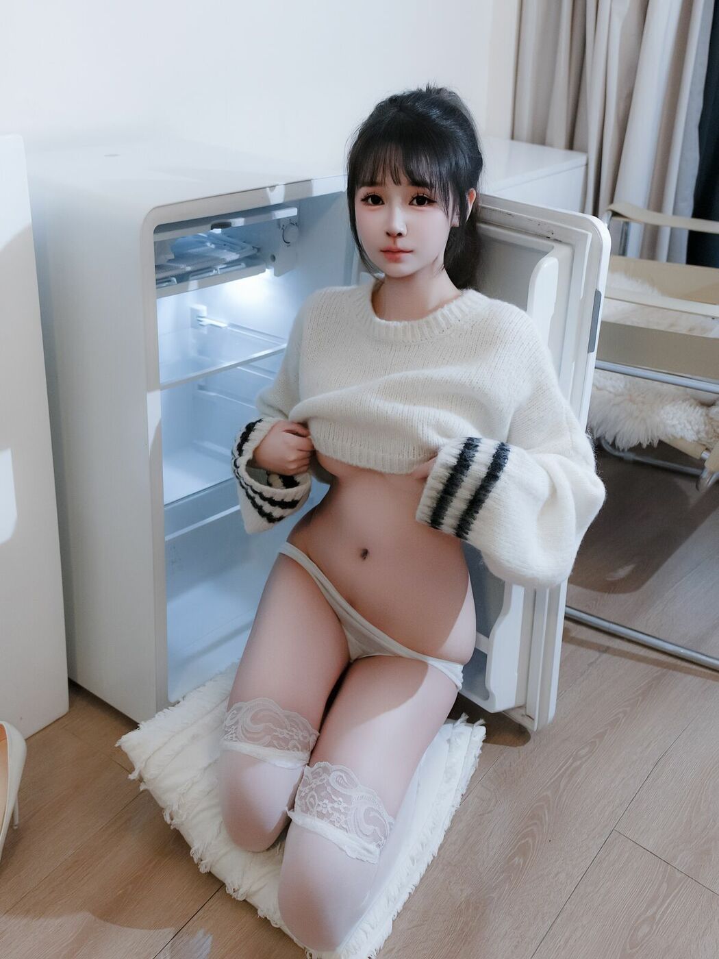 XR Uncensored Shen Mi Er 沈蜜儿 – R18 秀人网模特 白色毛衣 (74P)