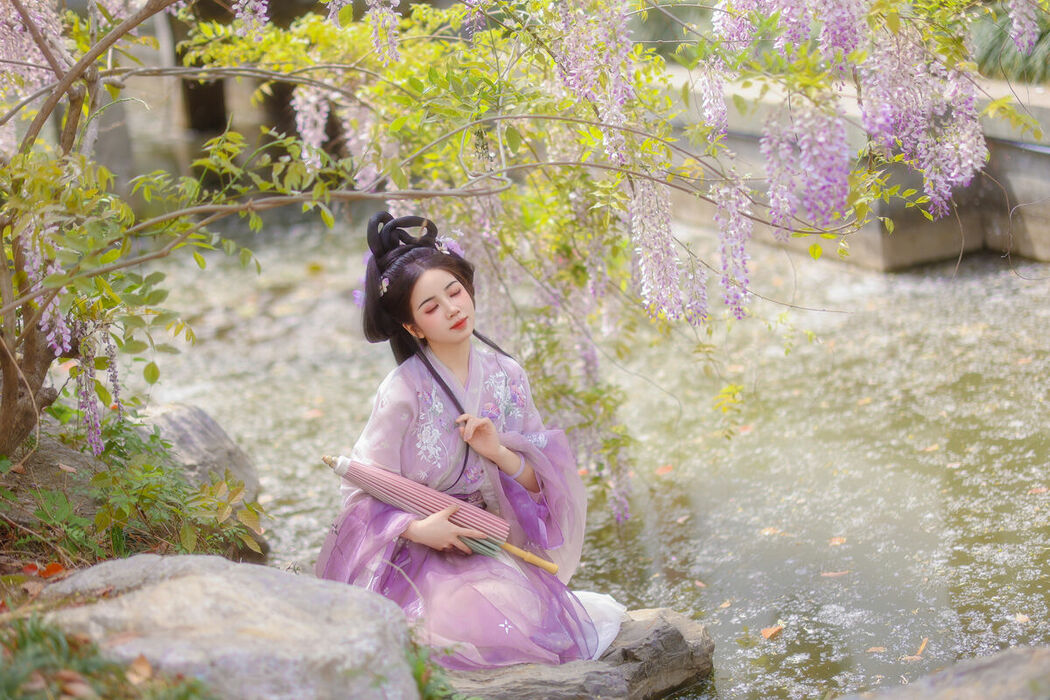 YiTuYu艺图语 Vol.10017 Xiao Du Tong Xue (41P)