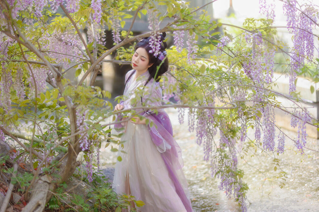 YiTuYu艺图语 Vol.10017 Xiao Du Tong Xue (41P)