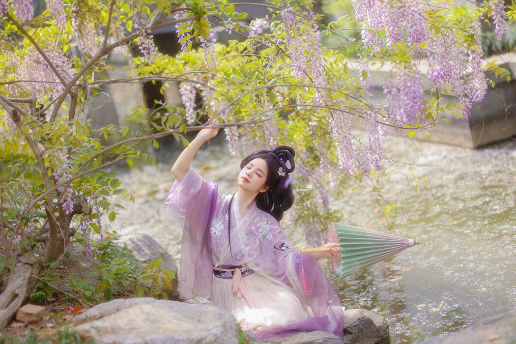 YiTuYu艺图语 Vol.10017 Xiao Du Tong Xue (41P)