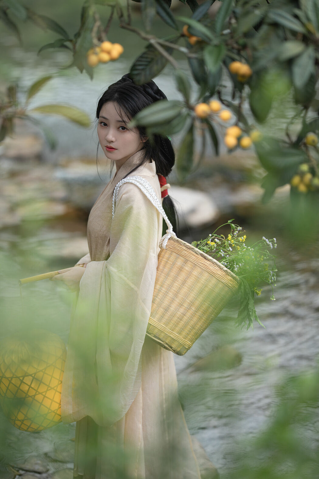 YiTuYu艺图语 Vol.10020 Xiao Wen Nuan Xiang Yao Ge Da Tai Yang (18P)