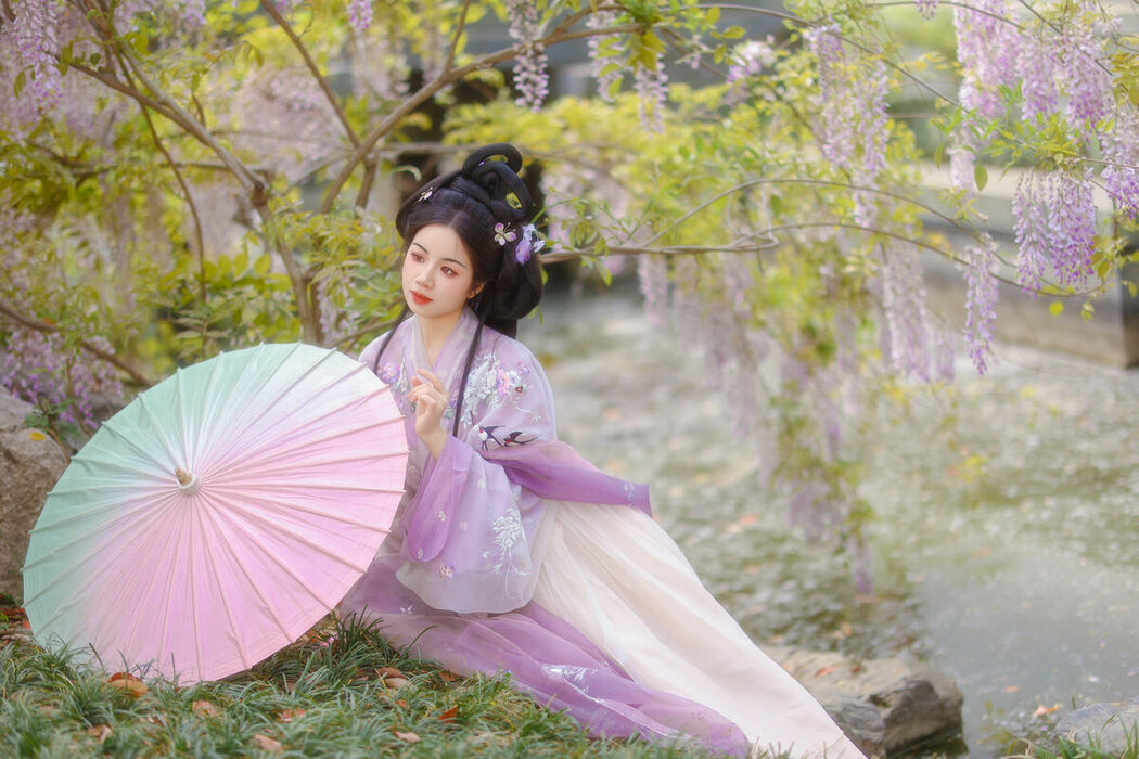 YiTuYu艺图语 Vol.10017 Xiao Du Tong Xue (41P)