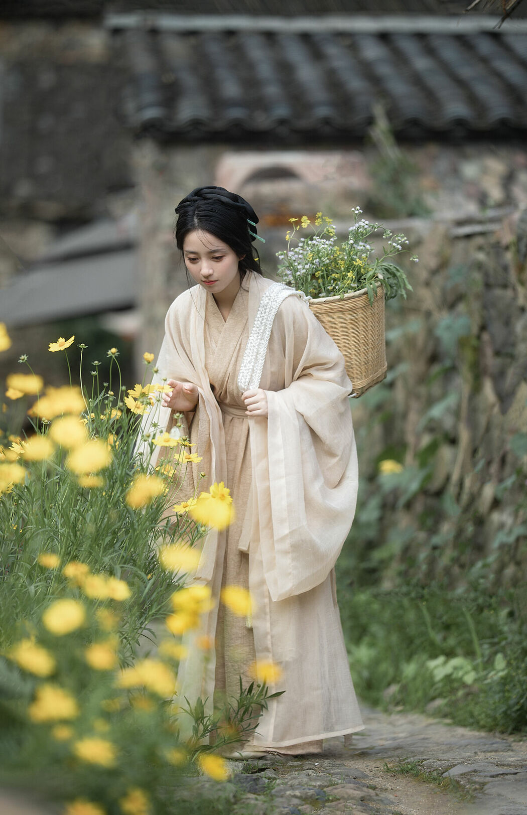 YiTuYu艺图语 Vol.10020 Xiao Wen Nuan Xiang Yao Ge Da Tai Yang (18P)