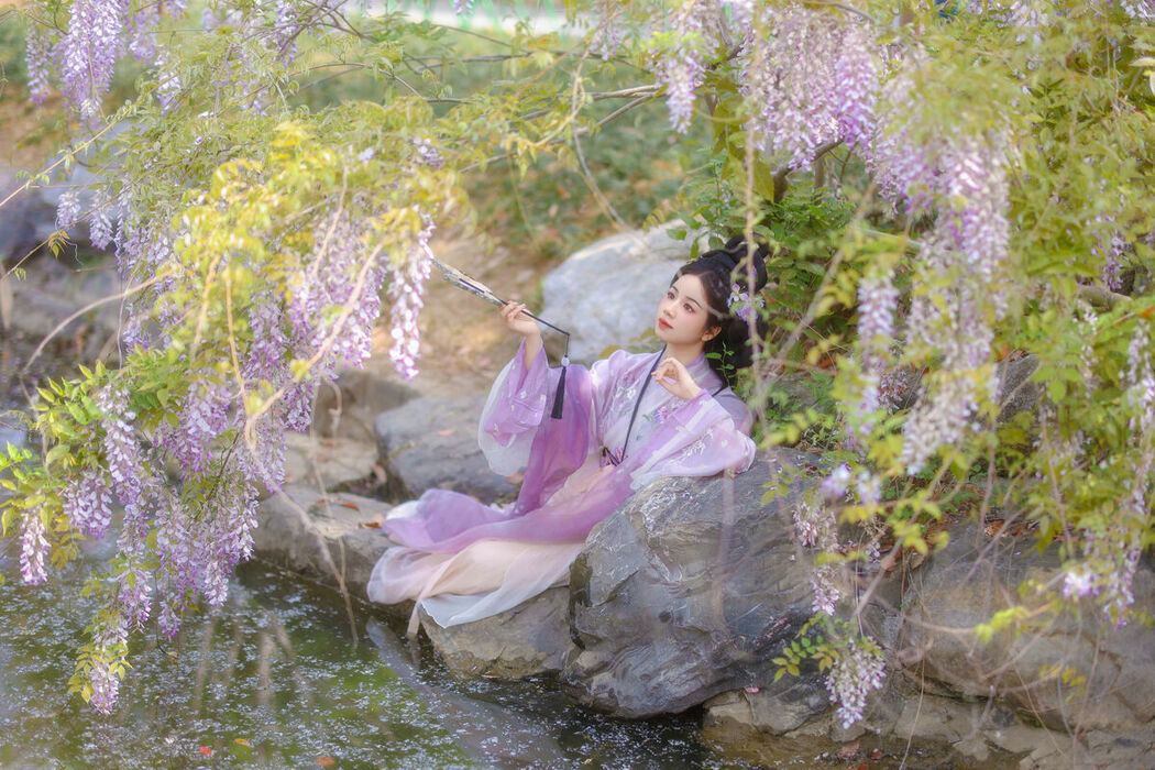 YiTuYu艺图语 Vol.10017 Xiao Du Tong Xue (41P)