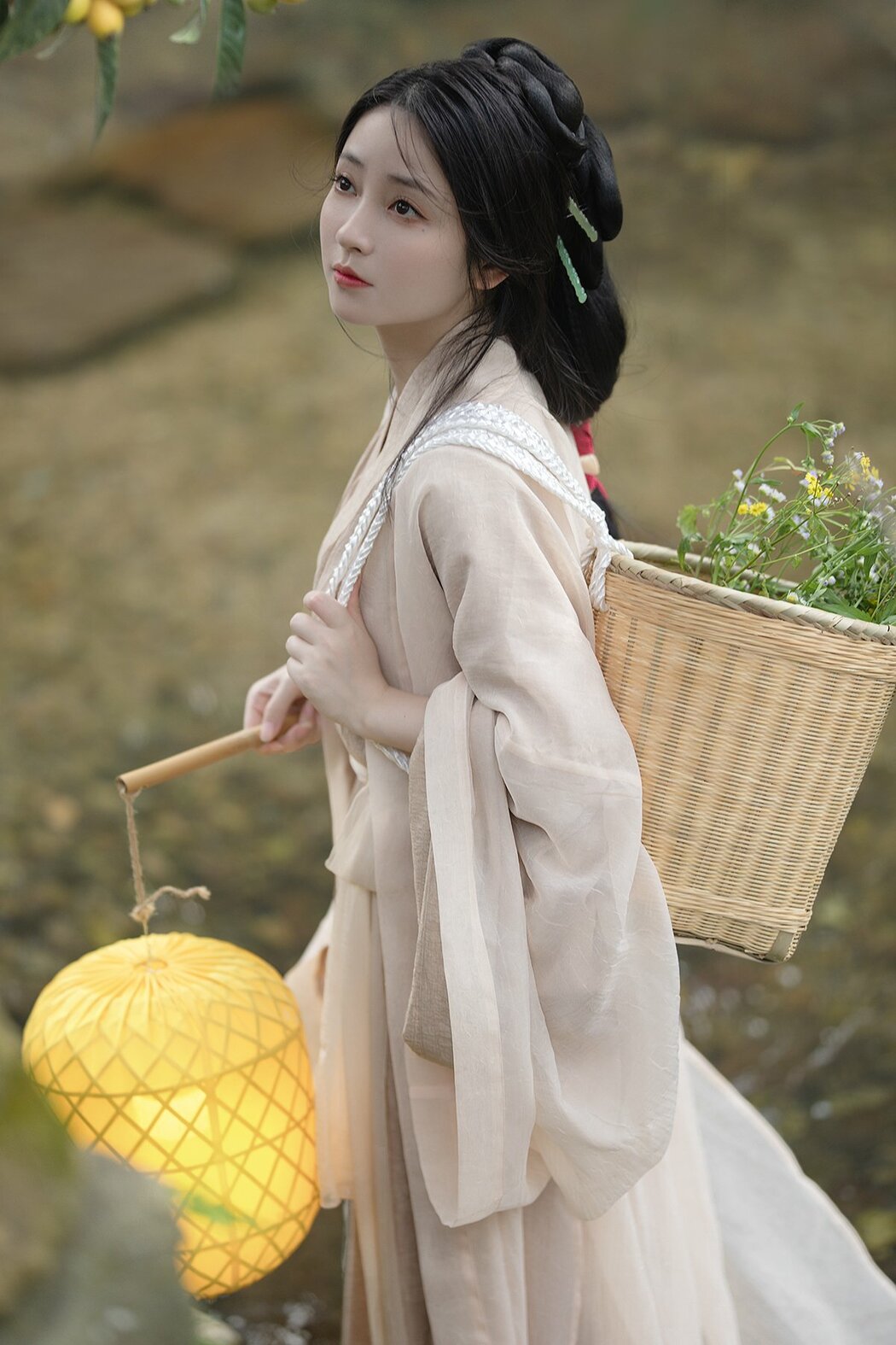 YiTuYu艺图语 Vol.10020 Xiao Wen Nuan Xiang Yao Ge Da Tai Yang (18P) Cover Photo