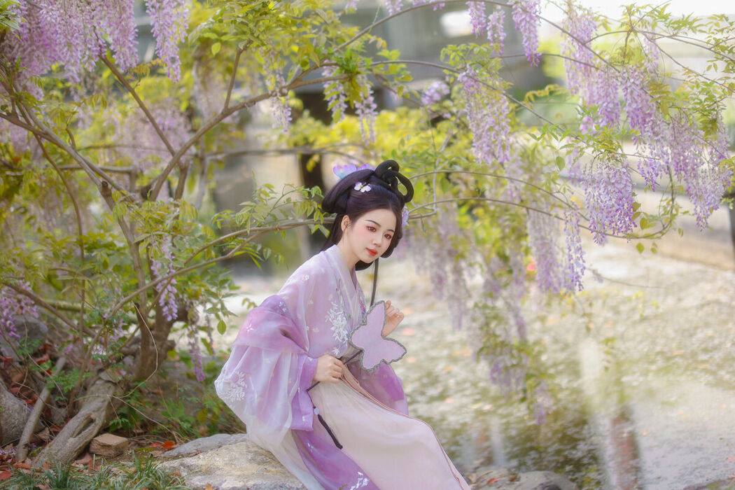 YiTuYu艺图语 Vol.10017 Xiao Du Tong Xue (41P)