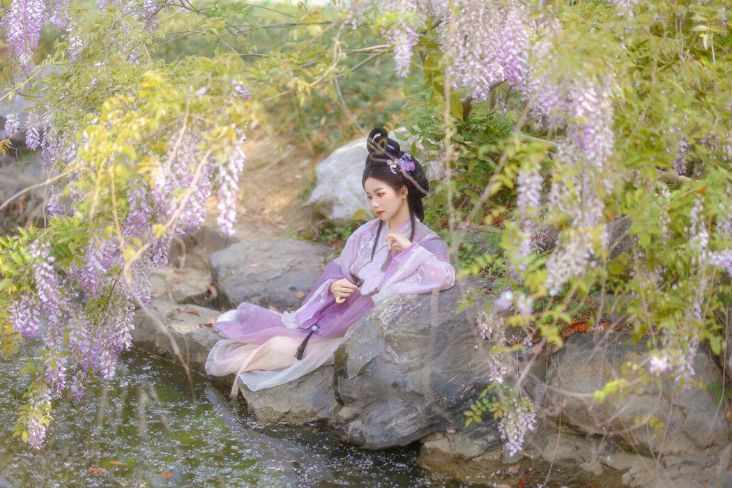 YiTuYu艺图语 Vol.10017 Xiao Du Tong Xue (41P)