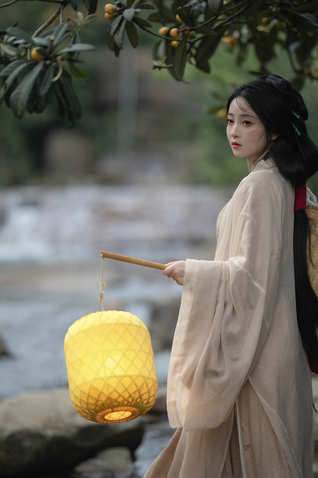 YiTuYu艺图语 Vol.10020 Xiao Wen Nuan Xiang Yao Ge Da Tai Yang (18P)