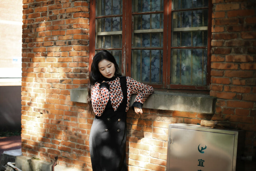 YiTuYu艺图语 Vol.10025 Wan Zi (27P)