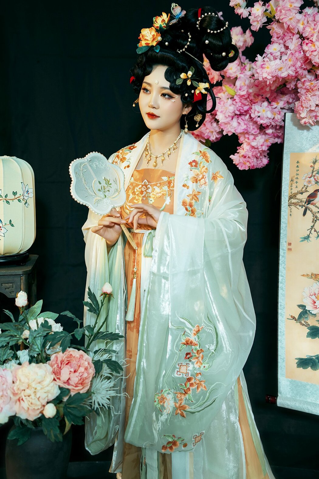 YiTuYu艺图语 Vol.10022 Zhu Ge (16P) Cover Photo